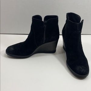 Kenneth Cole Reaction suede wedge boots